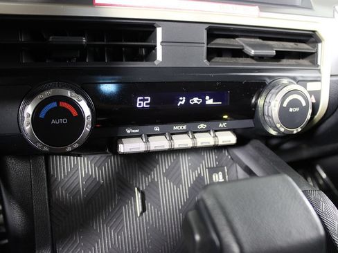 Used 2024 Toyota Tacoma TRD Sport RWD image 19