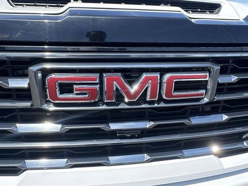 Used 2024 GMC Sierra 2500 AT4 w/ AT4 Preferred Package AWD/4WD image 32