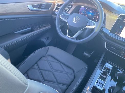 New 2026 Volkswagen Atlas SE image 10