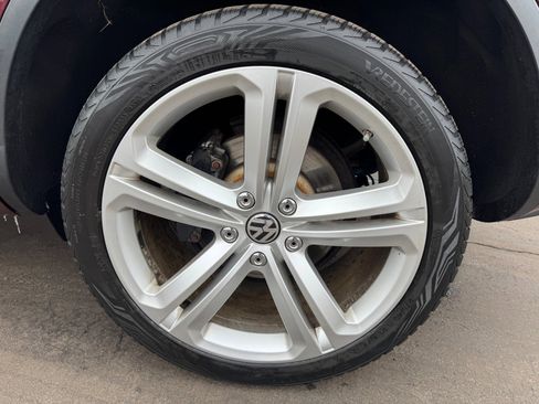 Used 2017 Volkswagen Touareg Executive image 39