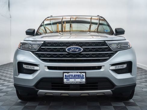 Used 2020 Ford Explorer XLT w/ Equipment Group 202A AWD/4WD image 2