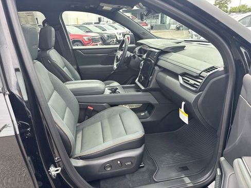 New 2026 GMC Acadia AT4 w/ Luxury Package AWD/4WD image 26