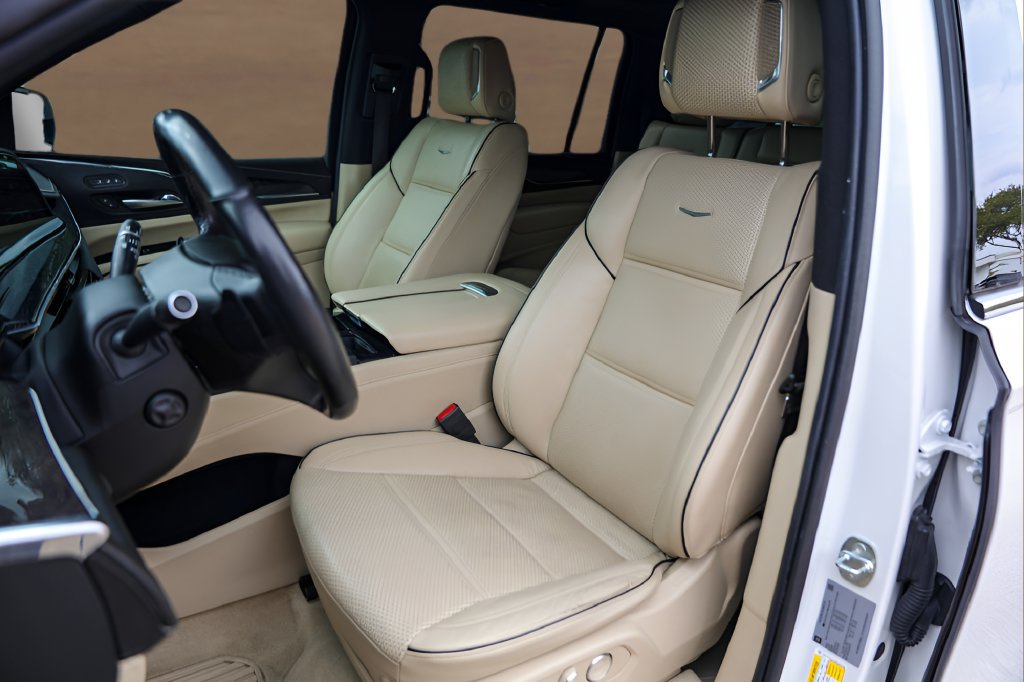 Used 2021 Cadillac Escalade ESV Premium Luxury w/ Performance Package RWD image 7