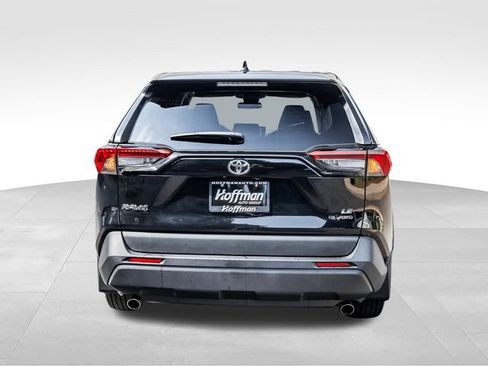Used 2023 Toyota RAV4 LE AWD/4WD image 9