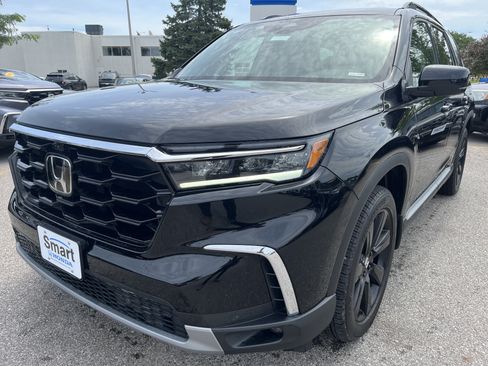 Used 2024 Honda Pilot Elite image 2