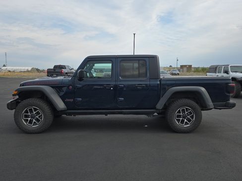 Used 2025 Jeep Gladiator Rubicon w/ Convenience Group AWD/4WD image 4