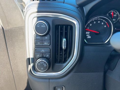 Used 2021 Chevrolet Silverado 1500 LT AWD/4WD image 15