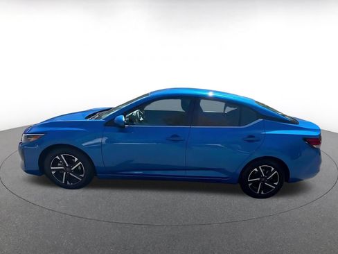 Used 2025 Nissan Sentra SV FWD image 9
