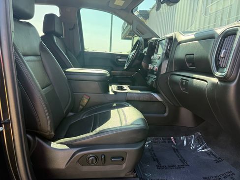 Used 2022 GMC Sierra 3500 Denali AWD/4WD image 17
