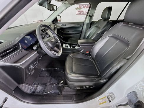 Used 2021 Jeep Grand Cherokee L Limited AWD/4WD image 25