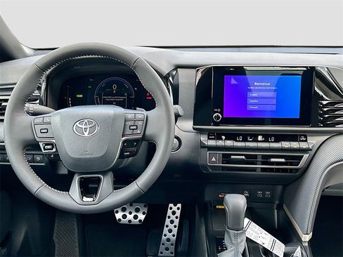 New 2025 Toyota Camry SE image 21