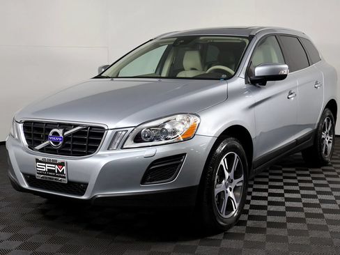 Used 2013 Volvo XC60 T6 AWD/4WD image 3