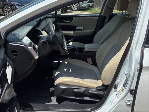 Used 2018 Honda Clarity Plug-In Hybrid image 3