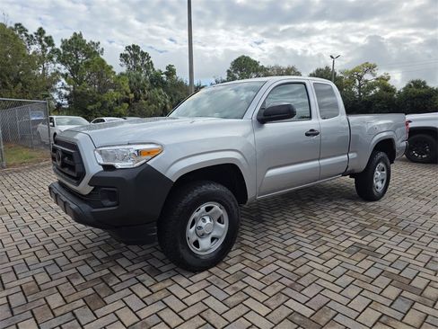Certified 2022 Toyota Tacoma SR image 3