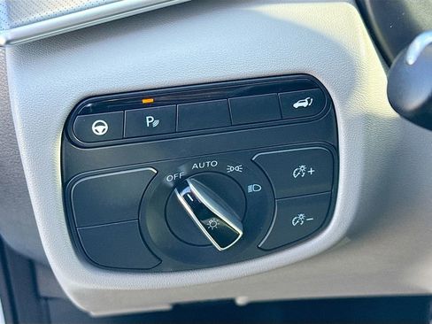 Used 2023 INFINITI QX50 Luxe image 12