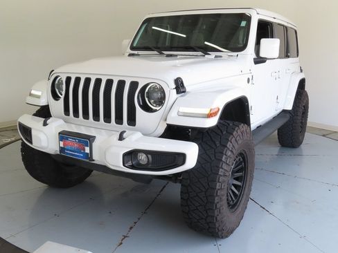 Used 2023 Jeep Wrangler Unlimited Sahara AWD/4WD image 7