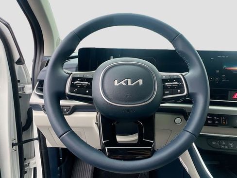 New 2026 Kia Carnival SX image 11