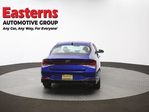 Used 2023 Hyundai Elantra Limited w/ Preferred Accessory Package FWD image 39
