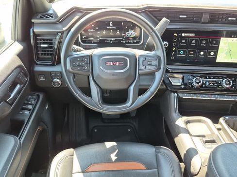 Used 2024 GMC Sierra 2500 AT4 w/ AT4 Premium Plus Package AWD/4WD image 11