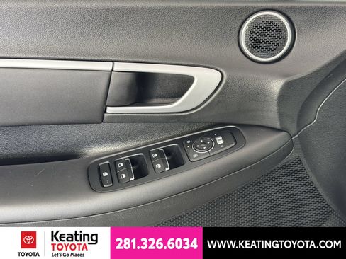 Used 2025 Hyundai Sonata SEL FWD image 12