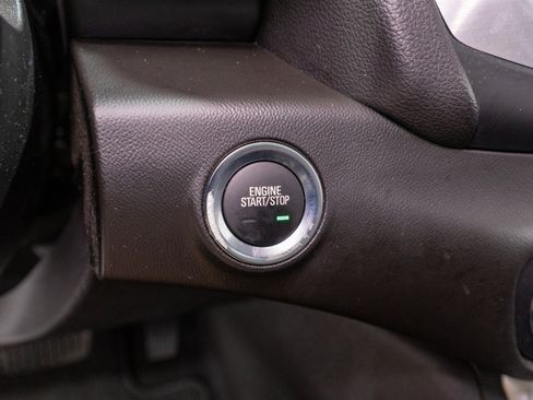 Used 2024 GMC Terrain SLT w/ Infotainment Package II FWD image 31