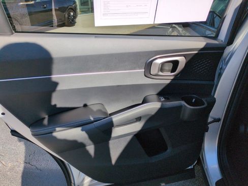 Used 2022 Kia Sorento LX FWD image 25