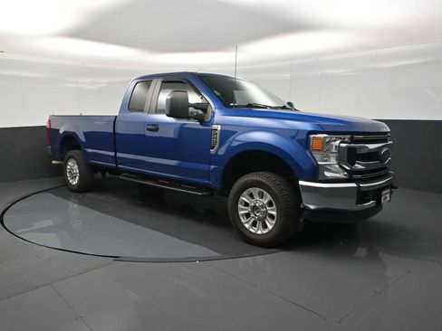 Certified 2022 Ford F250 XL w/ STX Appearance Package AWD/4WD image 2
