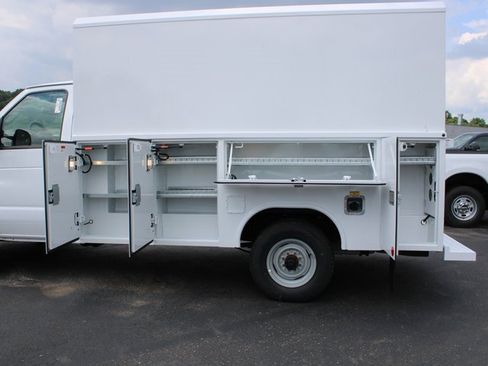 New 2026 Ford E-350 and Econoline 350 Super Duty w/ Power Equipment Group image 3