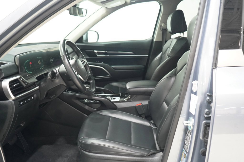 Used 2025 Kia Telluride S AWD/4WD image 14