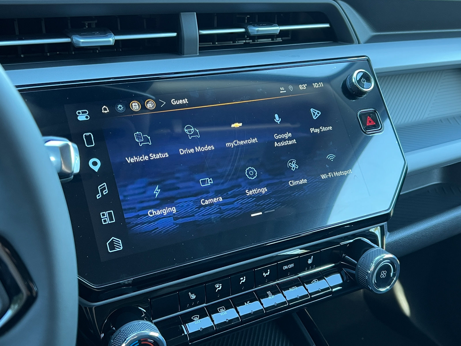 New 2027 Chevrolet Bolt LT w/ Comfort Package FWD image 20