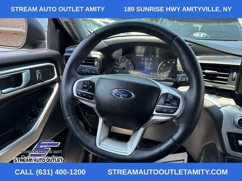Used 2022 Ford Explorer XLT AWD/4WD image 29