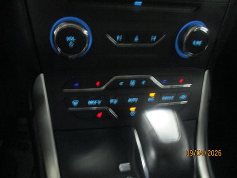 Used 2017 Ford Edge SEL w/ Equipment Group 201A AWD/4WD image 26