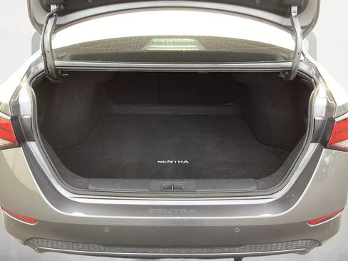 Used 2025 Nissan Sentra SV FWD image 16