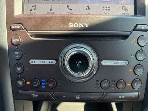 Used 2019 Ford Fusion Titanium image 3