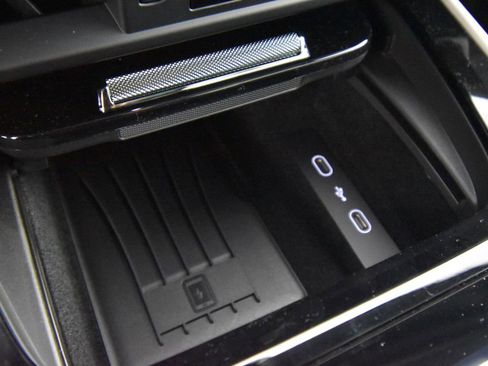 Certified 2026 Porsche Cayenne AWD/4WD image 33