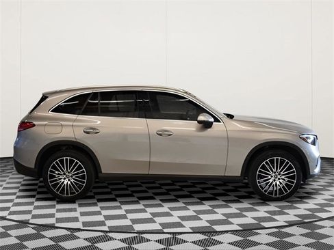 Used 2024 Mercedes-Benz GLC 300 4MATIC image 2