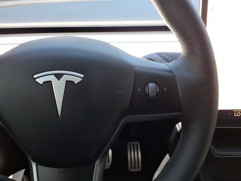 Used 2023 Tesla Model Y Performance AWD/4WD image 32