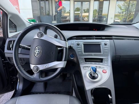 Used 2013 Toyota Prius Five FWD image 5