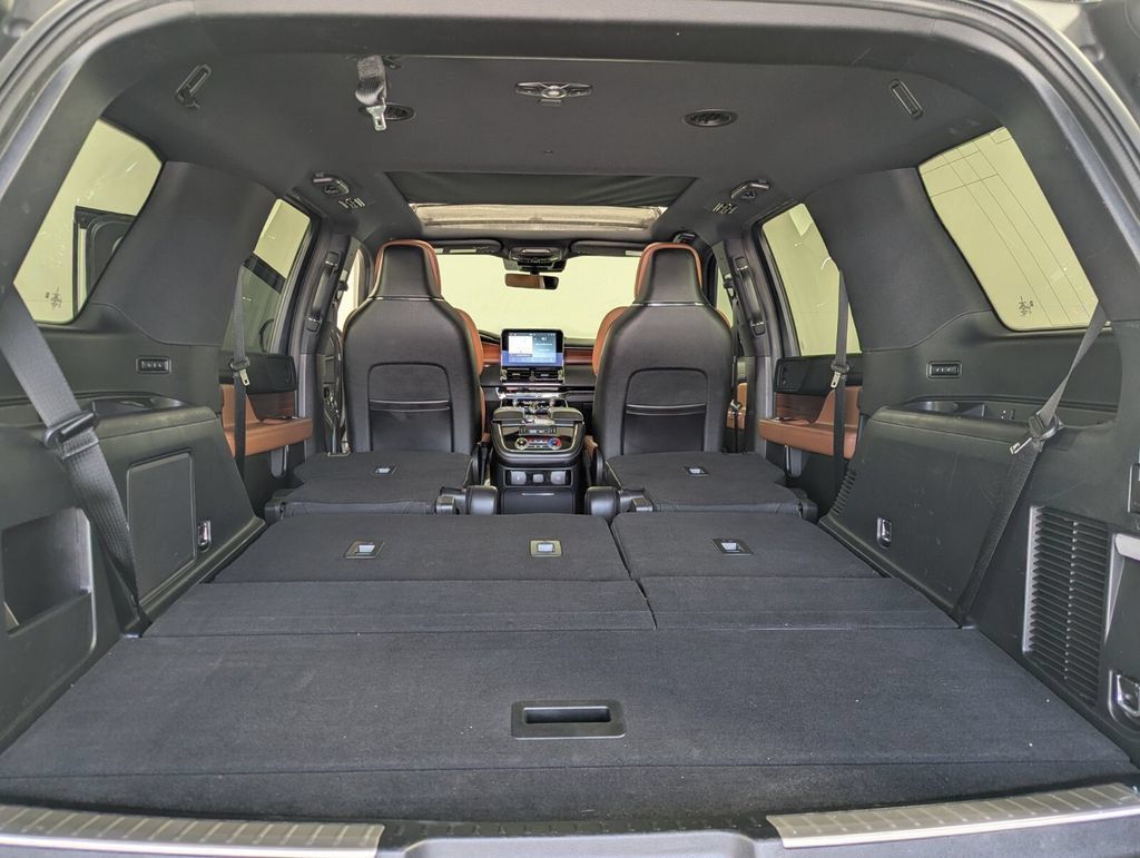 Used 2021 Lincoln Navigator Reserve RWD image 26