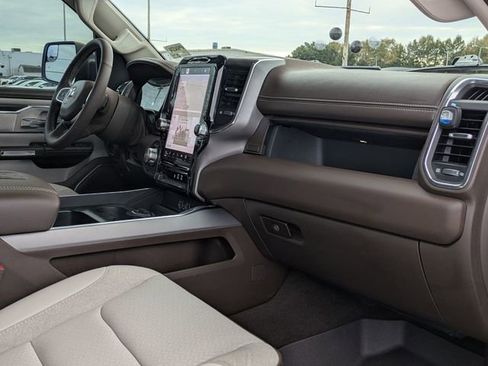 Used 2025 RAM 1500 Laramie image 32