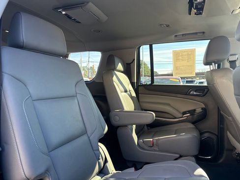 Used 2019 Chevrolet Suburban LT image 19
