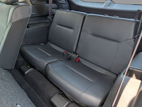 Used 2025 Mitsubishi Outlander SE FWD image 32