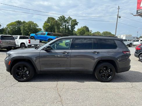 Used 2023 Jeep Grand Cherokee L Laredo AWD/4WD image 2