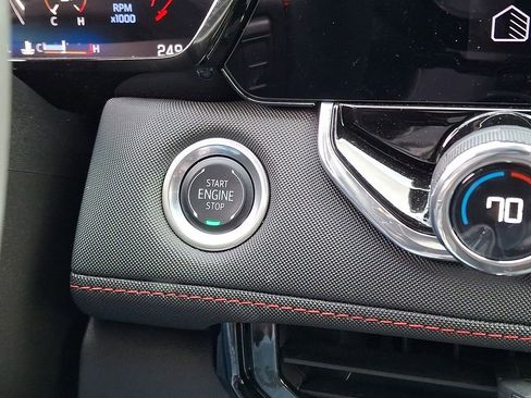 Used 2024 Chevrolet Colorado Z71 w/ Z71 Convenience Package 2 image 23