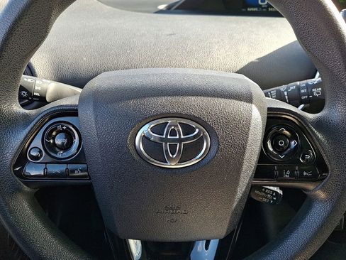 Used 2022 Toyota Prius LE image 18
