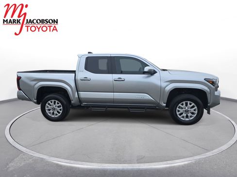 Used 2024 Toyota Tacoma SR5 image 8