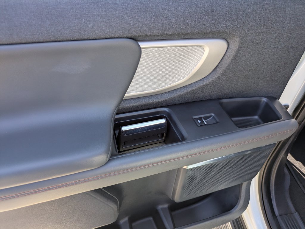Used 2025 Ford Expedition Active AWD/4WD image 9