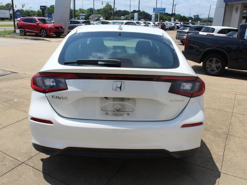 Used 2023 Honda Civic LX image 5