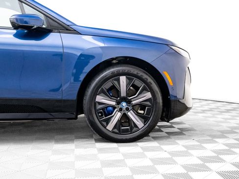 Used 2024 BMW iX xDrive50 w/ Premium Package image 31