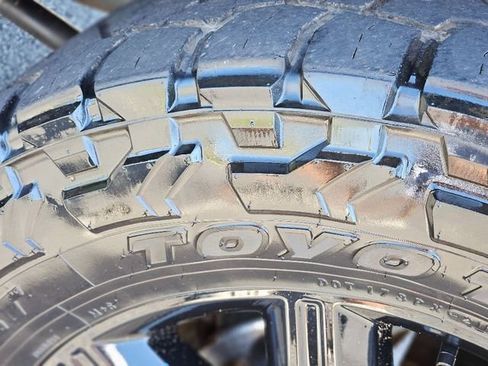 Used 2024 GMC Sierra 2500 AT4 w/ Technology Package image 10